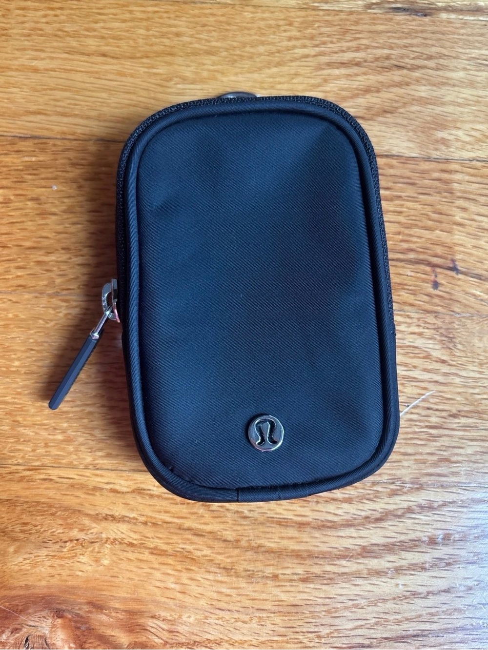 lululemon black clippable pouch new